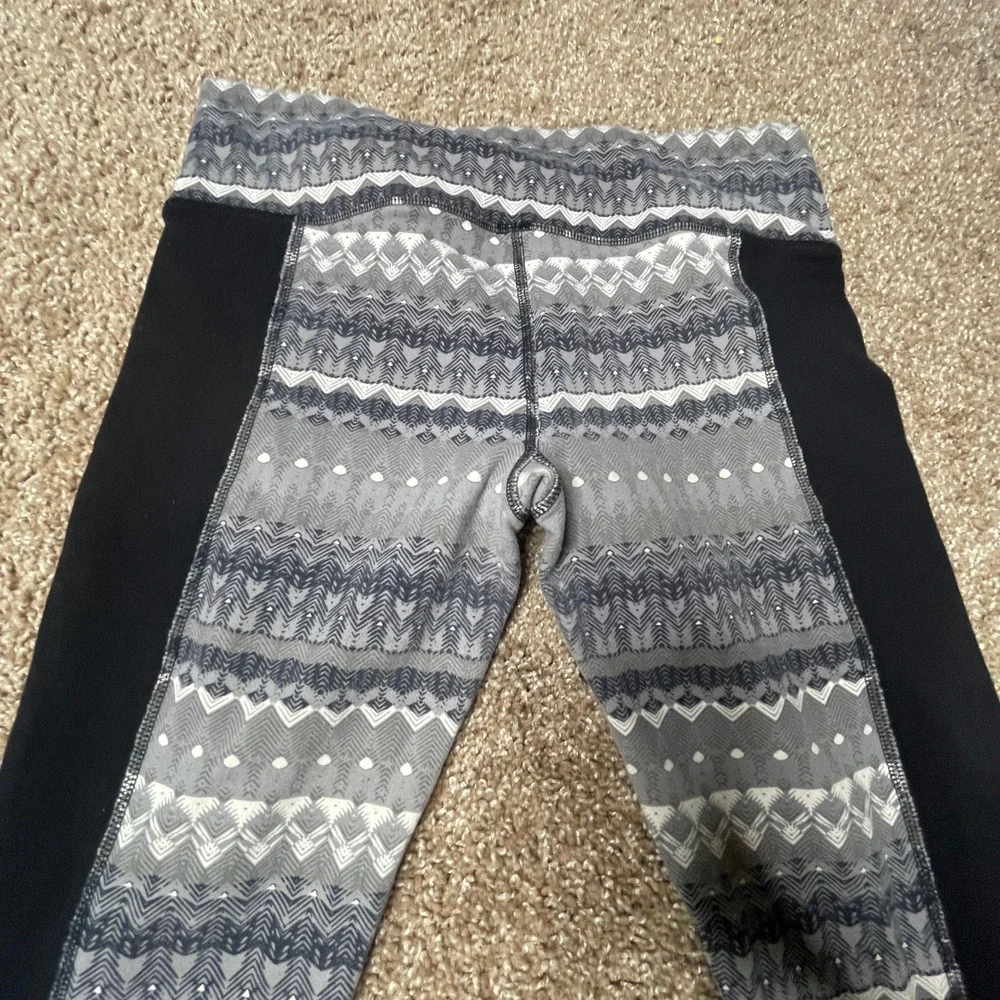 Alo Yoga Leggings Medium Gray Black Patterned Activewear Athletic Pants‎